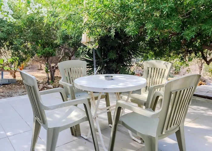 Estea - Eleni's Olive Tree House Apartamento Pafos