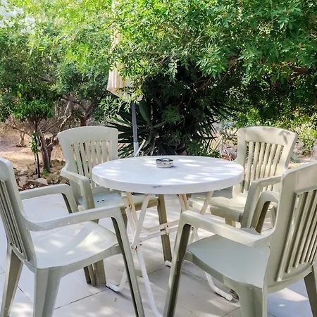 Estea - Eleni's Olive Tree House Апартаменты Пафос