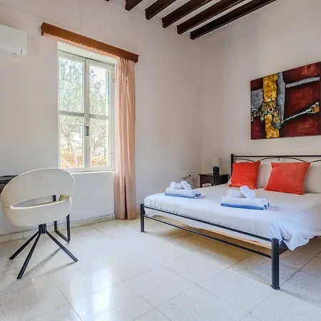 Estea - Eleni's Olive Tree House Апартаменты Пафос