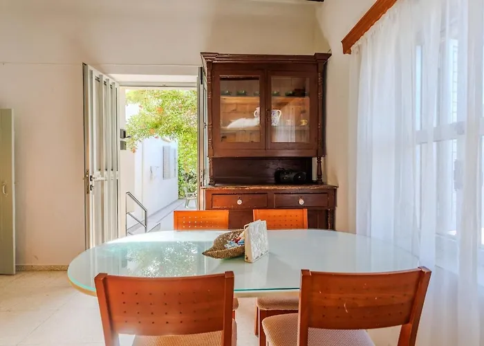 Estea - Eleni's Olive Tree House Paphos