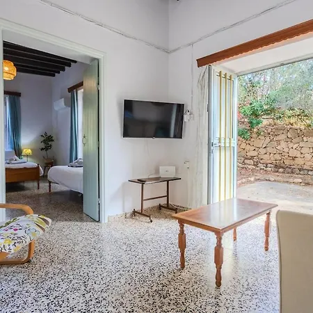 Estéa - Eleni's Olive Tree House