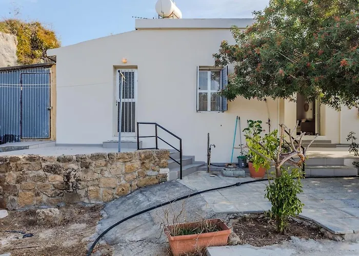 Estéa - Eleni's Olive Tree House